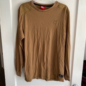 Men’s Nike Long-Sleeved Shirt